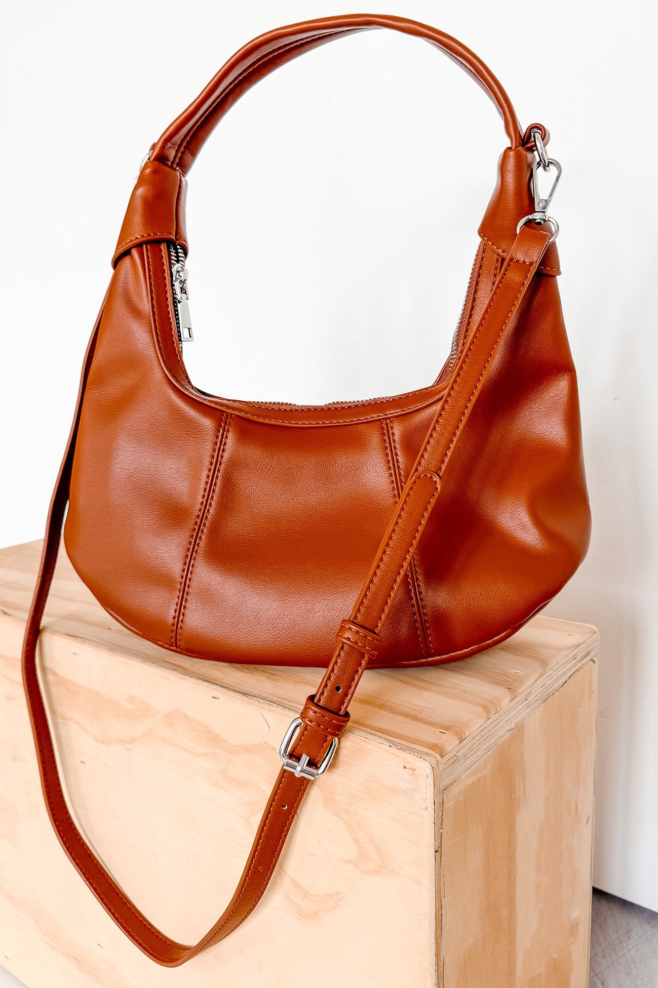Queen's Move Faux Leather Round Handbag (Dark Brown)